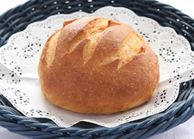 米粉のフランスパン 260円（税込280.8円）